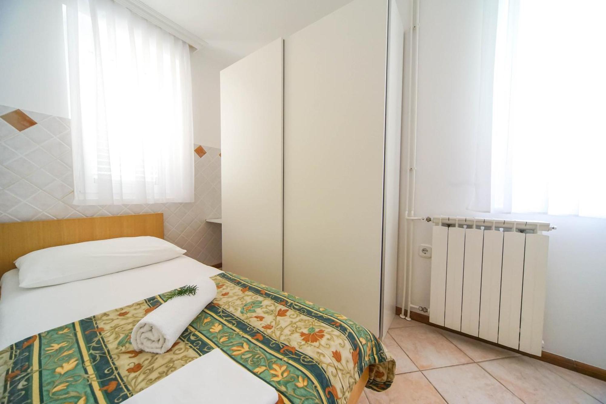 Apartments And Rooms Degra Umag Quarto foto