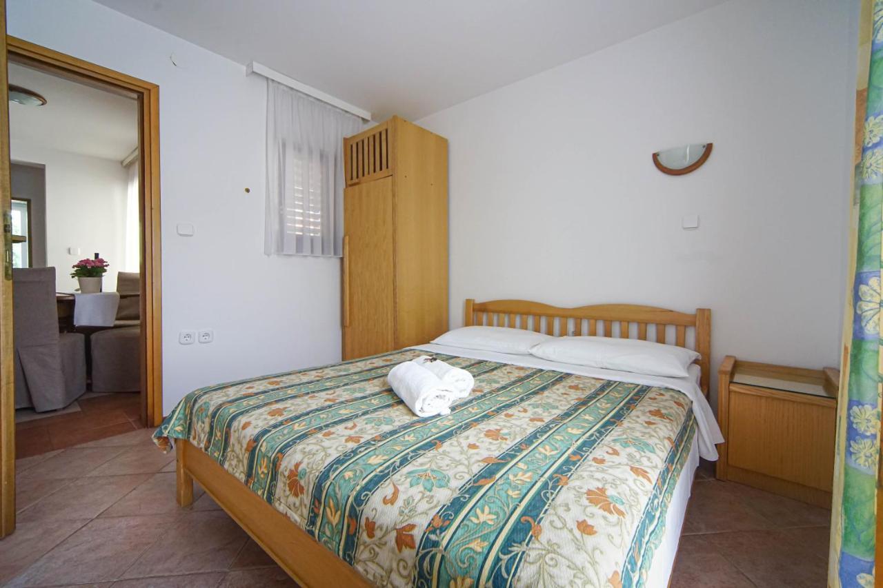 Apartments And Rooms Degra Umag Exterior foto